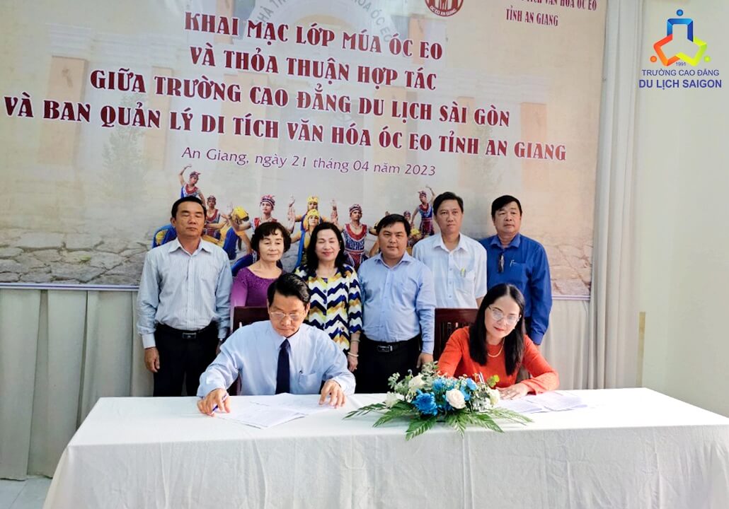 Hiệu trưởng Trường Cao Đẳng Du lịch Sài Gòn ký kết hợp tác phát triển du lịch giai đoạn 2023 – 2025 với Ban Quản lý Văn hóa Óc Eo tỉnh An Giang