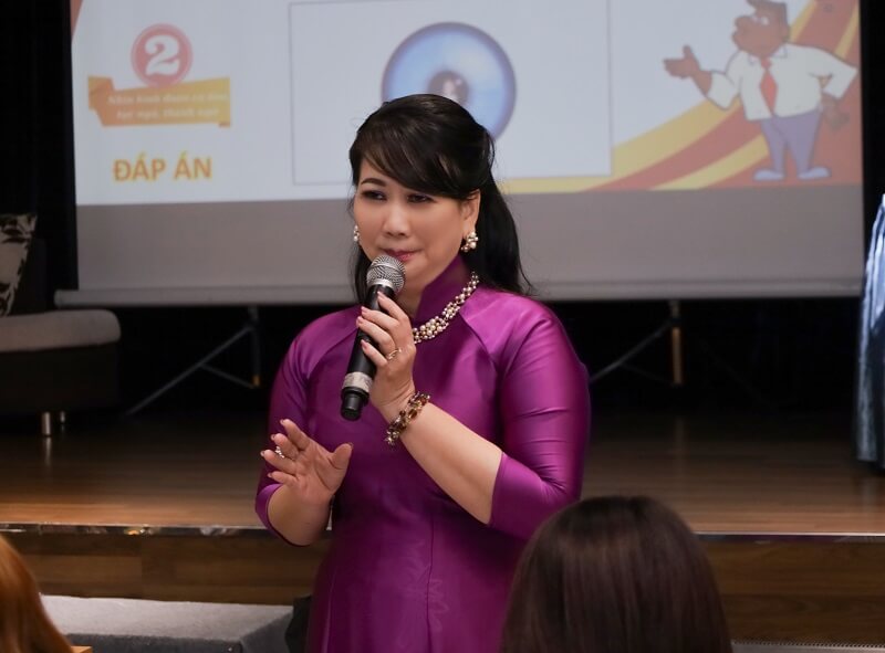 MC Kim Trang dẫn chuyên đề "Văn hóa Việt nhìn từ tiếng Việt"