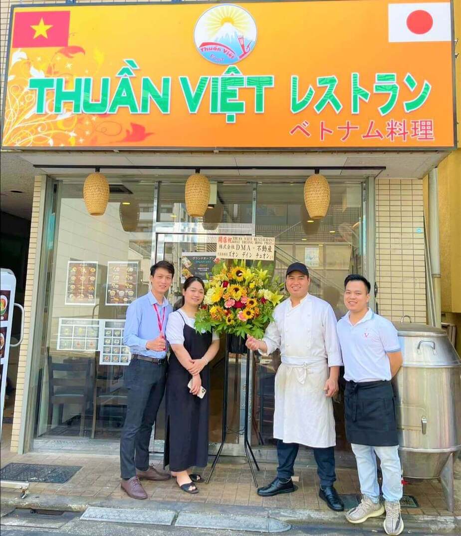 Chúc mừng khai trương quán Thuần Việt