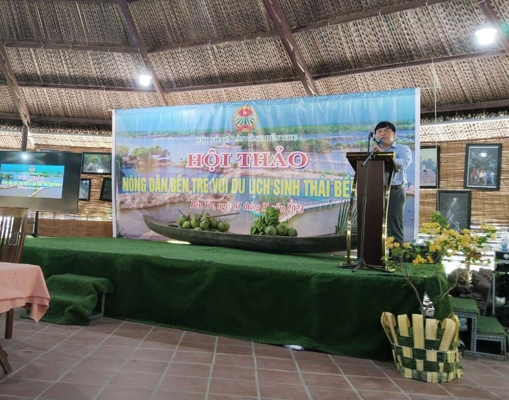 Th.S Phan Bửu Toàn phát biểu tại hội thảo “Nông dân Bến Tre với du lịch sinh thái bền vững”