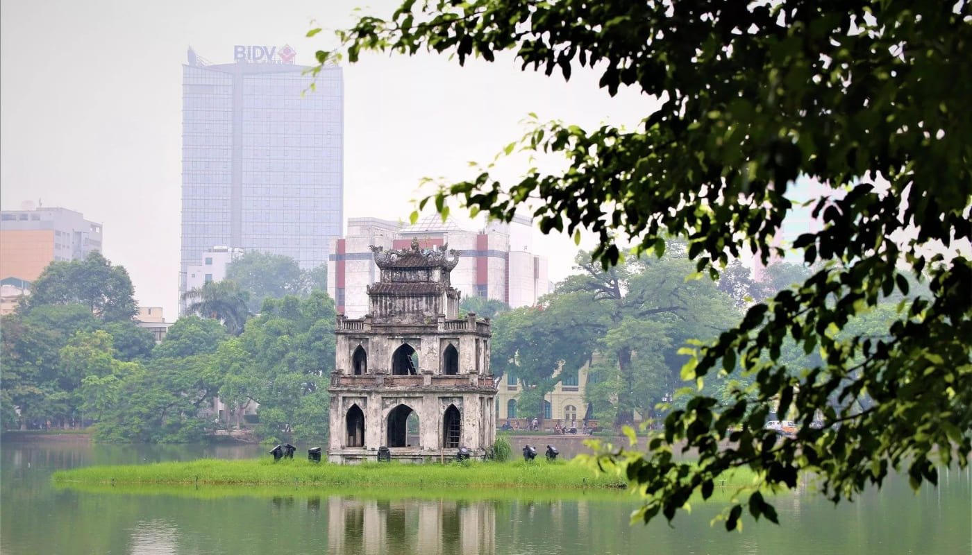 Ghé thăm hồ Hoàn Kiếm tại thủ đô Hà Nội