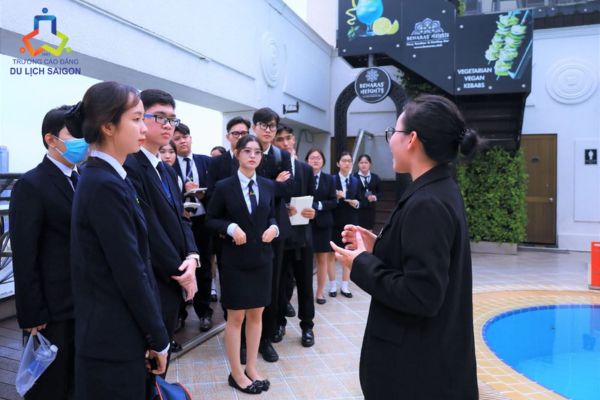 Nhu cầu nhân lực của ngành Quản trị Khách sạn đang không ngừng gia tăng