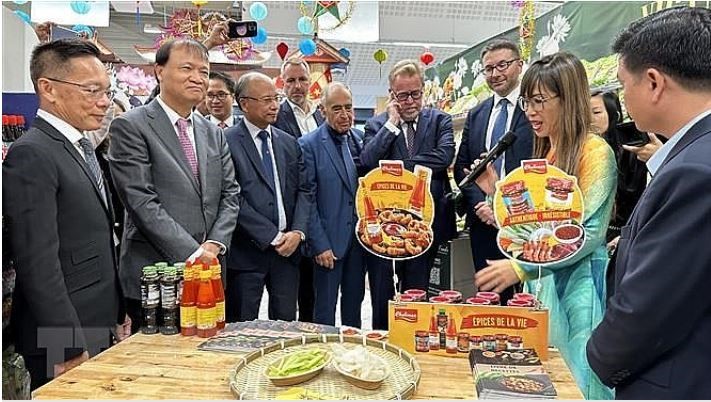 Cholimex Food tham gia tuần hàng Việt Nam tại Pháp
