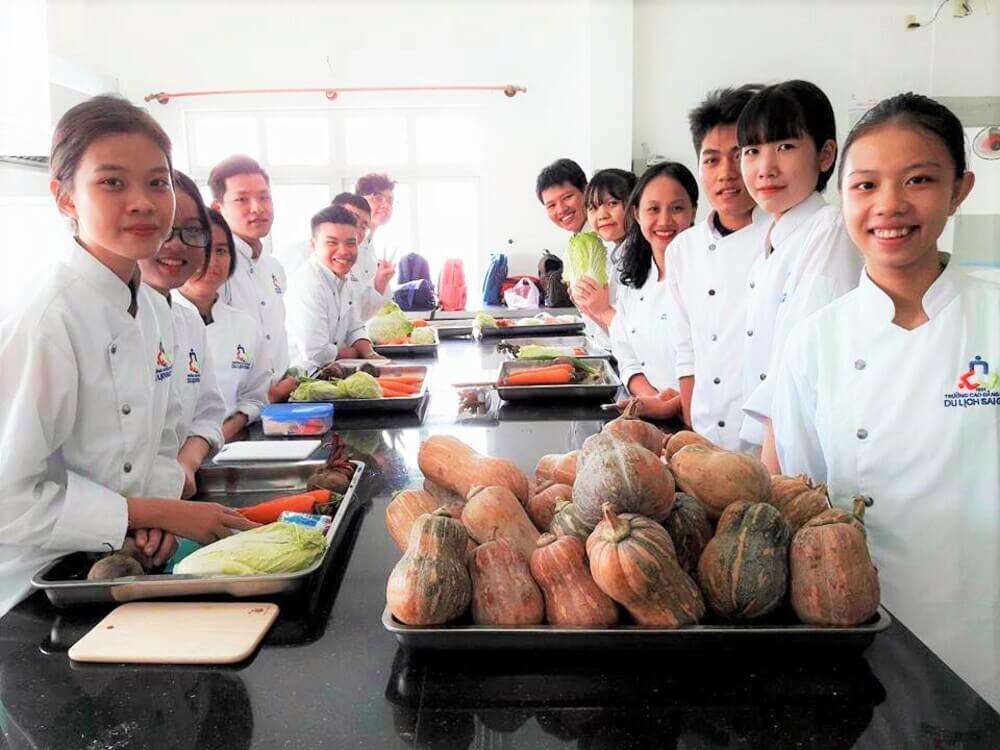 Học bếp vui tại Cao đẳng Du lịch Sài Gòn