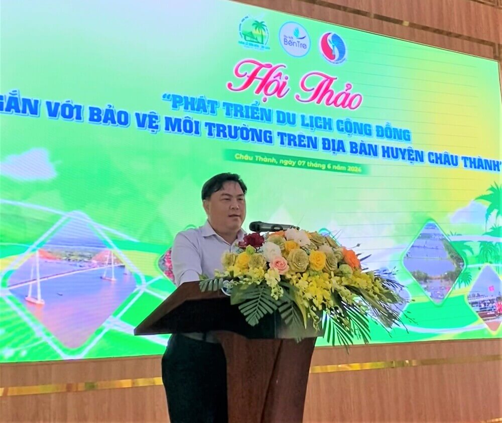 Thầy Phan Bửu Toàn phát biểu tại Hội thảo