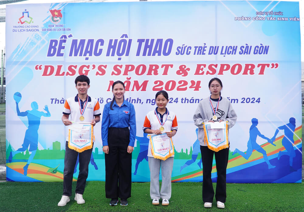 Trao giải tại Hội thao Sức trẻ Du lịch Sài Gòn 2024