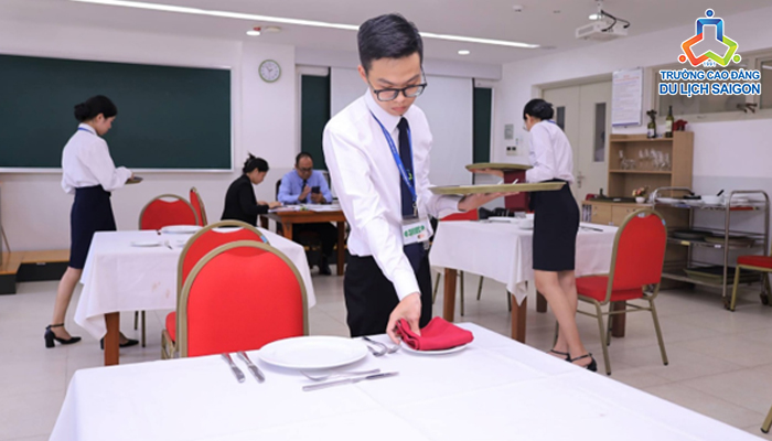 Nên học chuyên ngành F&B ở đâu uy tín nhất?