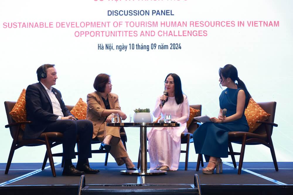 Discussion Panel chủ đề Sustainable development of tourism human resources in Vietnam opportunities and challenges