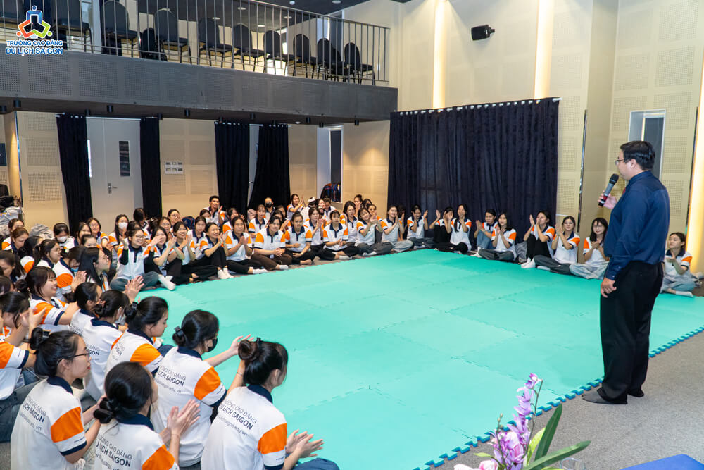 Chuyên đề võ Vovinam dành cho sinh viên khoa Khách sạn - Nhà hàng