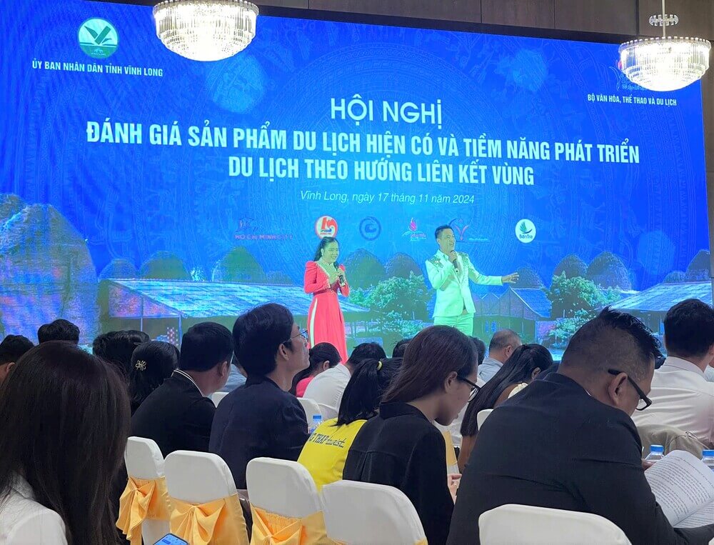 Văn nghệ tại Hội nghị