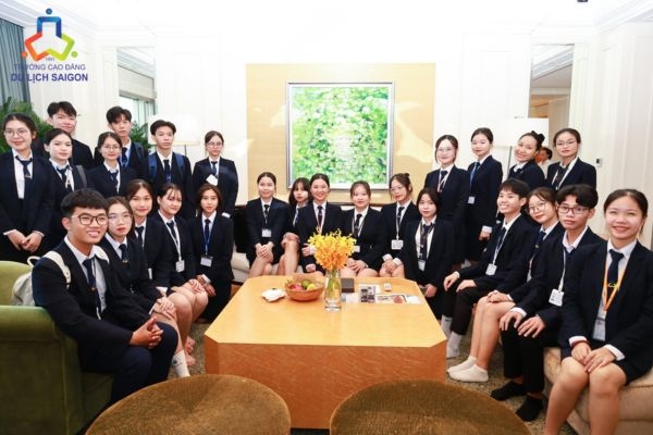 Quản trị Khách sạn là ngành đào tạo quản lý, vận hành hoạt động khách sạn và cơ sở lưu trú