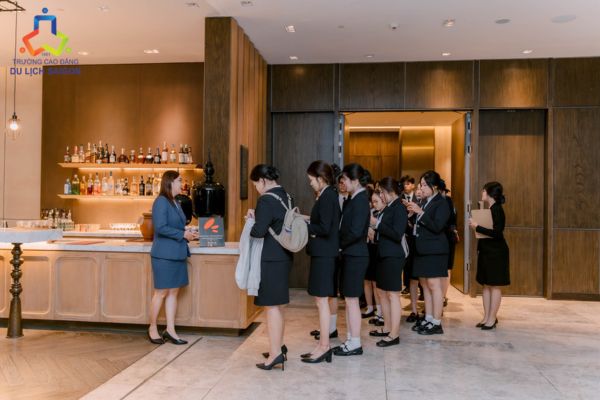 Khả năng hiểu biết đa dạng các nền văn hóa quốc gia là chìa khóa để người trong ngành Quản trị Khách sạn giao tiếp hiệu quả