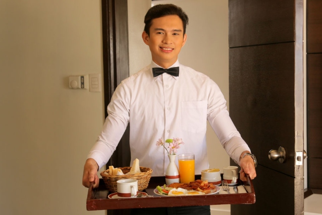 Room service là hình thức phục vụ thức ăn ngay tại phòng ngủ