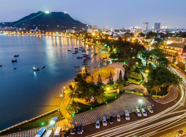Nhiều điểm du lịch Bà Rịa Vũng Tàu luôn thu hút du khách với những bãi biển thơ mộng và vô số góc check-in miễn phí tuyệt đẹp
