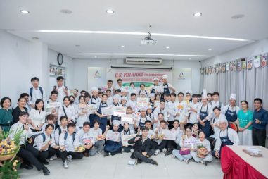 Chụp ảnh lưu niệm kết thúc cuộc thi