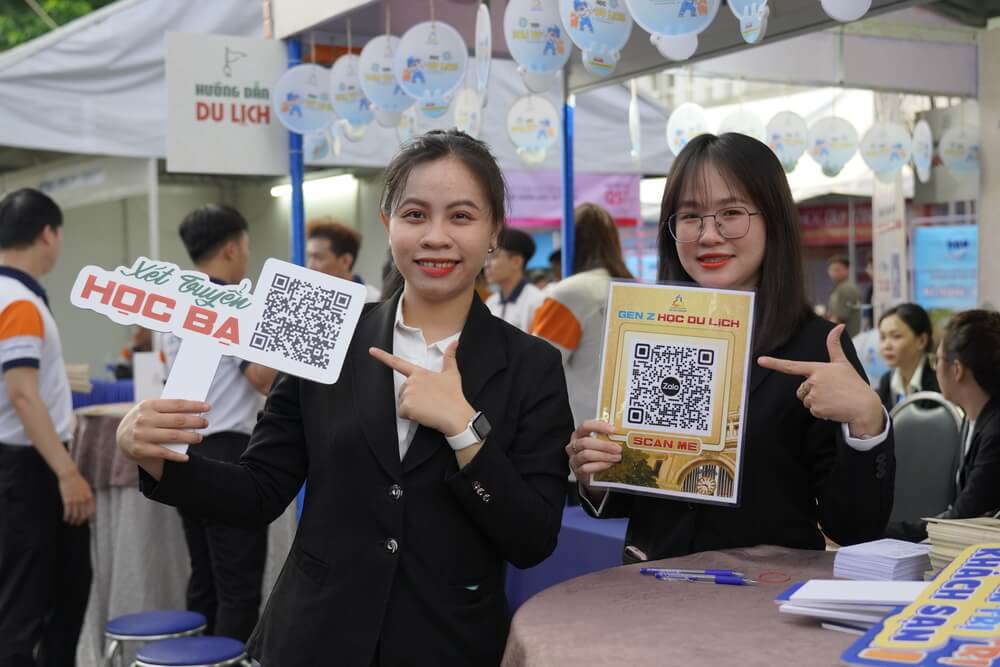 Scan mã QR xét tuyển ngay hôm nay