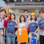 Trường dành tặng Vali và Balo đến các bạn học sinh