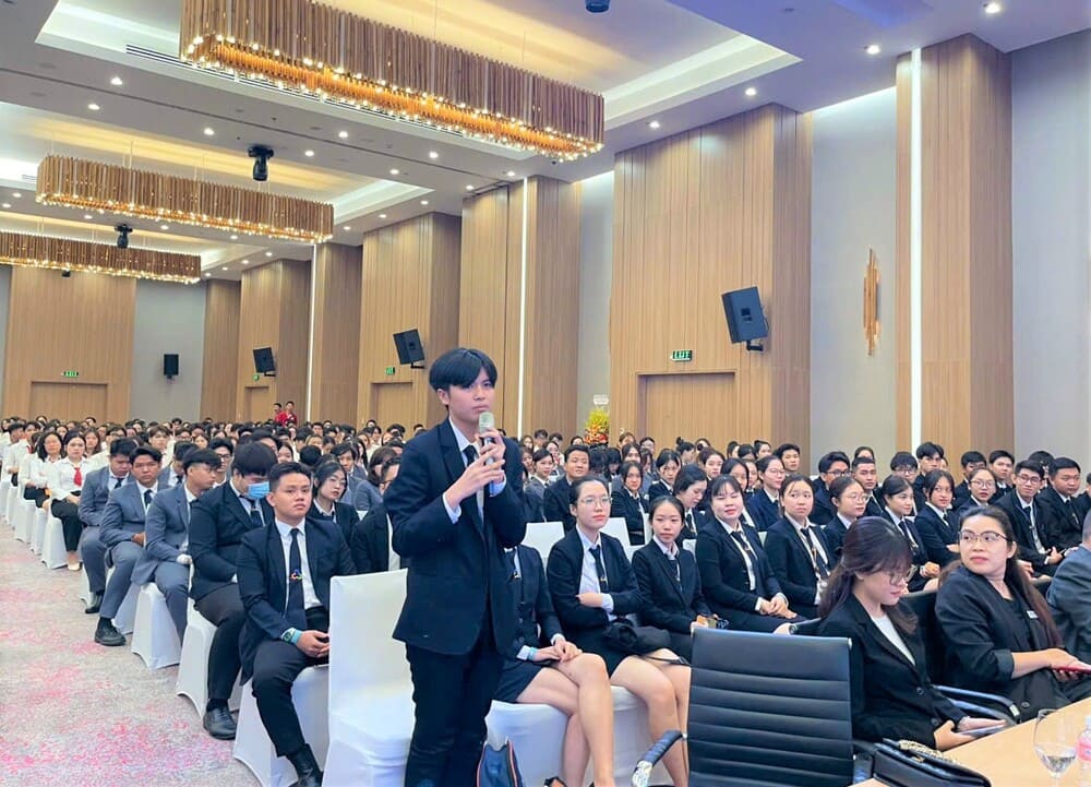 Sinh viên Du lịch Sài Gòn giao lưu cùng diễn giả tại IHG Open Day 2025