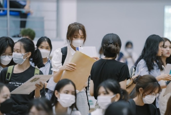 Các yếu tố ảnh hưởng đến cơ hội trúng tuyển là những điều kiện và tiêu chí giúp thí sinh tăng khả năng đạt được mục tiêu học tập