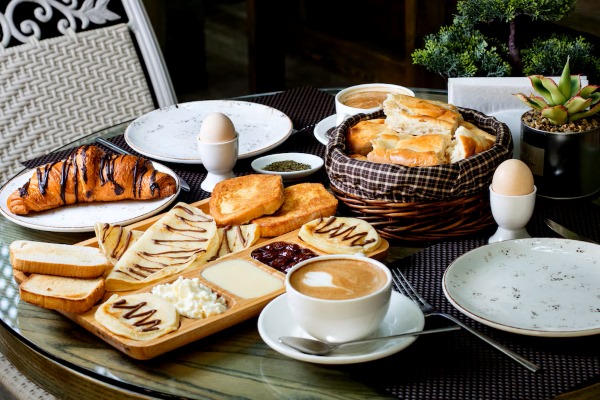 Continental Breakfast là bữa sáng đơn giản kiểu châu Âu
