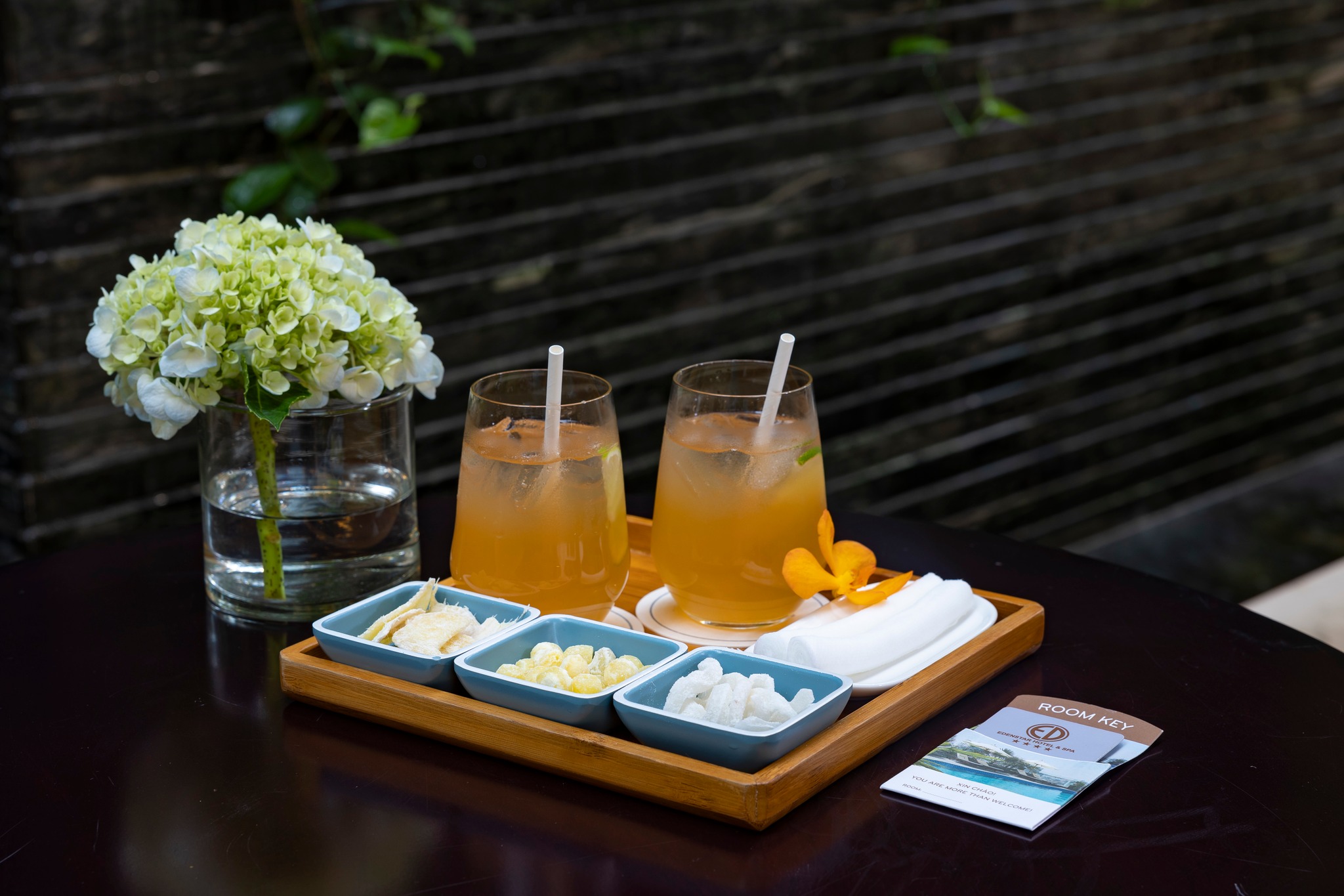 Nếu chưa phòng sẵn, khách sẽ được mời dùng nước (welcome drink) trong thời gian chờ đợi