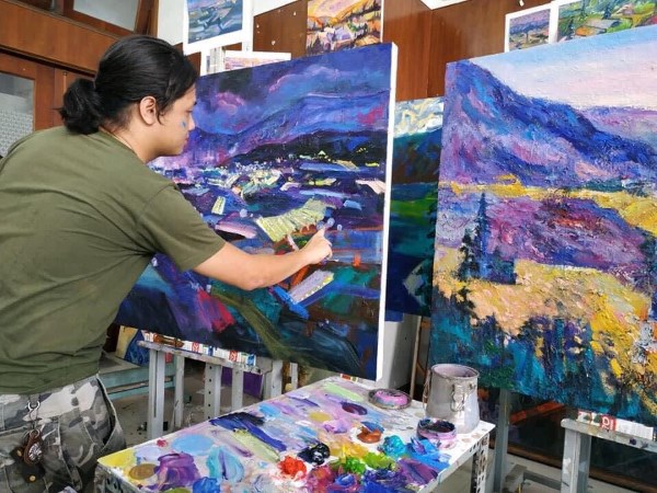 Họa sĩ có thể thỏa sức sáng tạo tại studio, phòng trưng bày, không gian nghệ thuật hoặc bất kỳ nơi khơi nguồn cảm hứng
