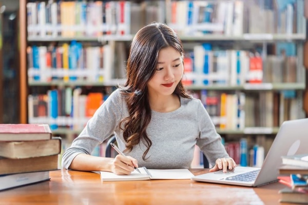 Áp dụng đúng phương pháp ôn thi hiệu quả giúp thí sinh tiết kiệm thời gian, giảm căng thẳng và đạt kết quả cao