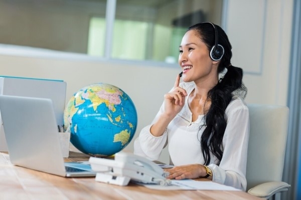 Travel Agent là cá nhân hoặc tổ chức chuyên tư vấn và cung cấp dịch vụ du lịch, giúp khách hàng có chuyến đi suôn sẻ