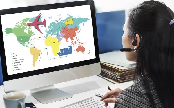 Nhân viên Travel Agent là người tư vấn và hỗ trợ khách hàng trong việc chọn và đặt chỗ các dịch vụ du lịch