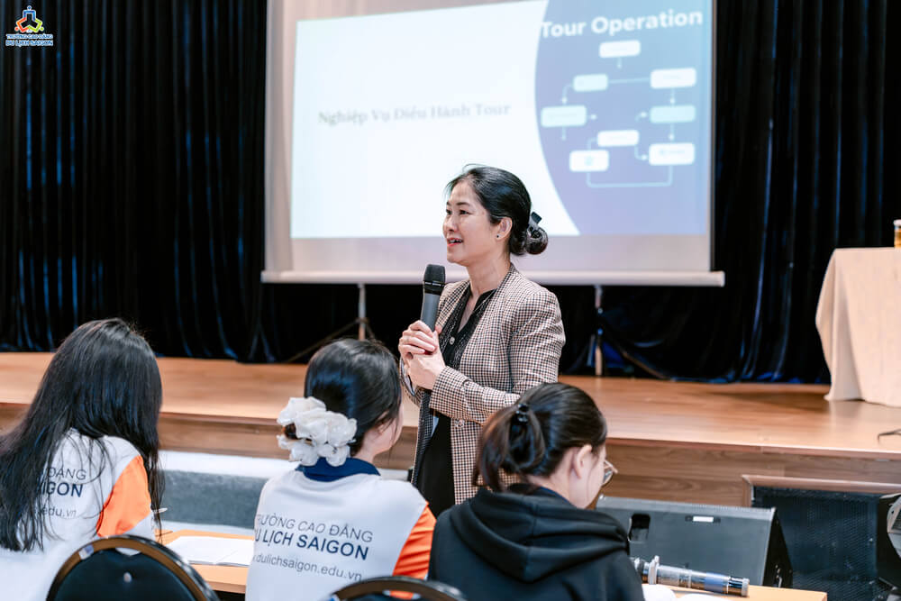Cô Nguyễn Thị Trúc Mai – Phó Tổng Giám đốc Công Ty Cổ Phần Đầu Tư Thương Mại Du Lịch Quốc Tế Intertravel