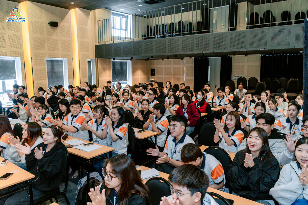 Sinh viên chuyên ngành Hướng dẫn Du lịch tham gia Chuyên Đề Kỹ Năng Chào Bán Và Đấu Thầu Chương Trình Du Lịch