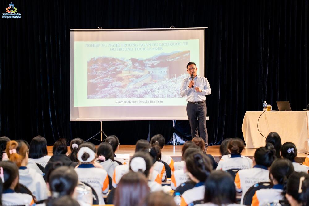 Toàn cảnh Chuyên Đề Nghiệp Vụ Trưởng Đoàn Tour Outbound