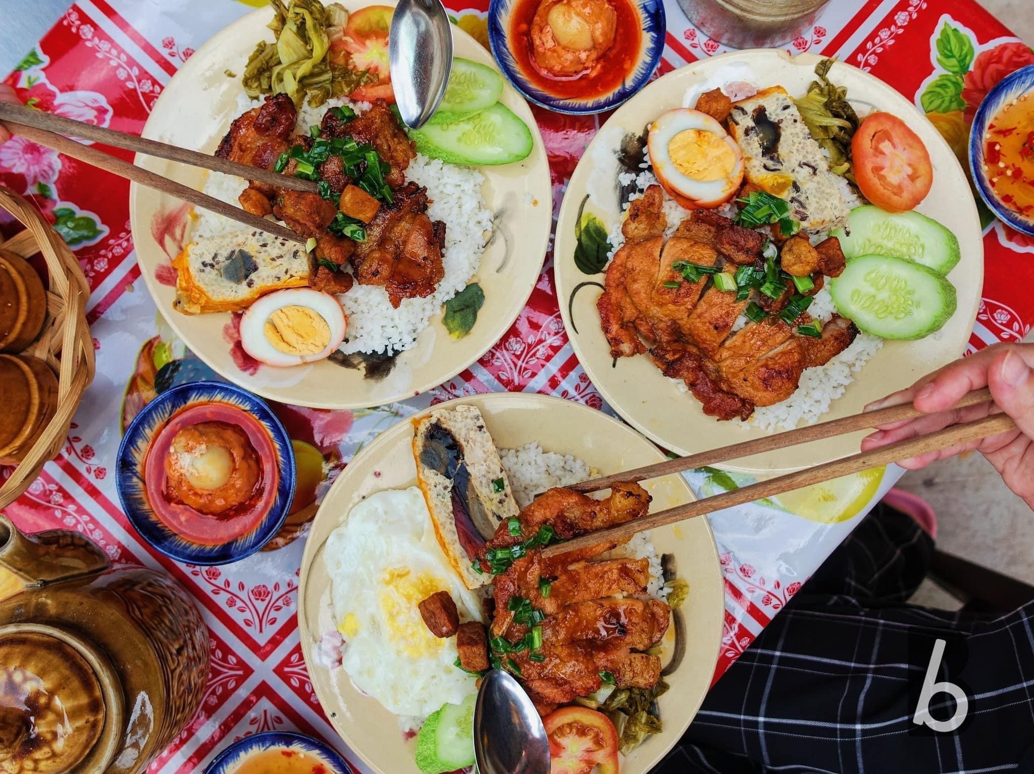 Cơm Tấm Ngày Xưa dẻo thơm, sườn nướng vàng óng, nước mắm kẹo sệt, gợi nhớ thực khách về những bữa cơm gia đình