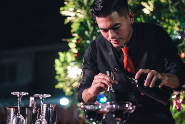 Mỗi môi trường làm việc đều có những yêu cầu riêng về kỹ năng và phong cách phục vụ của Bartender