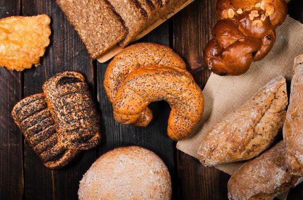 Những thực phẩm chứa nhiều gluten nhất thường là các sản phẩm làm từ lúa mì, lúa mạch và lúa mạch đen