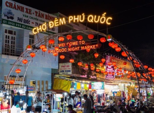 Chợ đêm Phú Quốc - Thiên đường ẩm thực và quà lưu niệm với nhiều hoạt động giải trí náo nhiệt về đêm