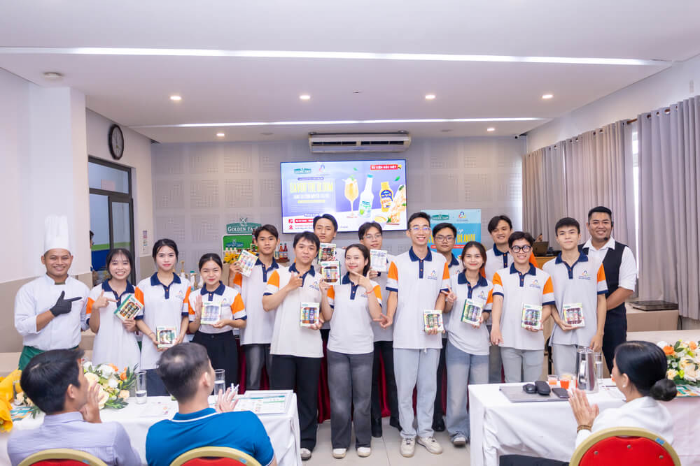 Các đội thi sáng tạo món ăn từ nguyên liệu Việt