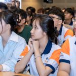 Sinh viên nhập học tại trường