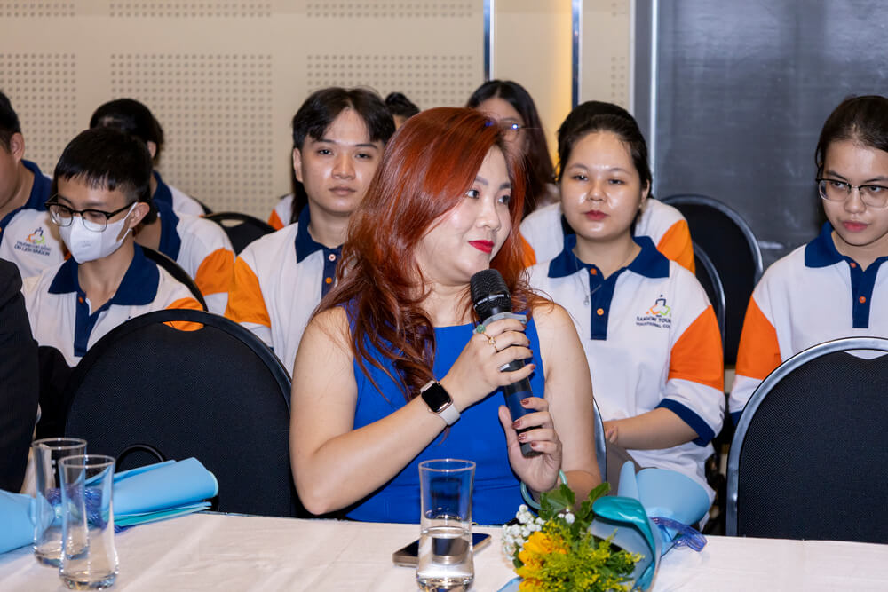 Bà Hồ Viết Cát Phương – Admin Manager, Doha – Qatar Restaurant (Cựu sinh viên lớp 1001KSN02) chia sẻ