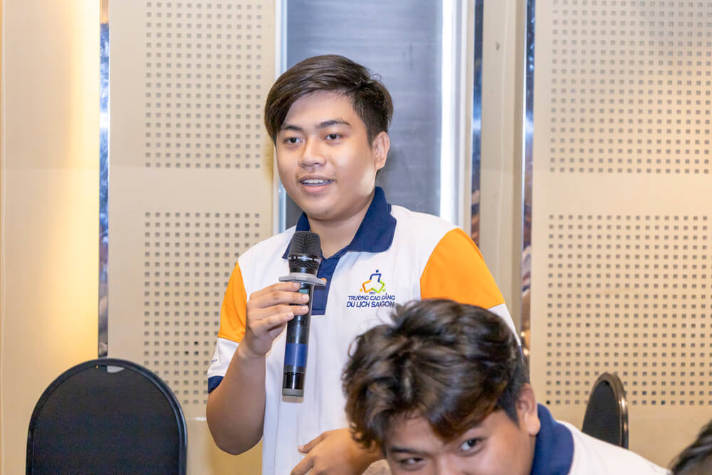 Sinh viên phát biểu tại sự kiện
