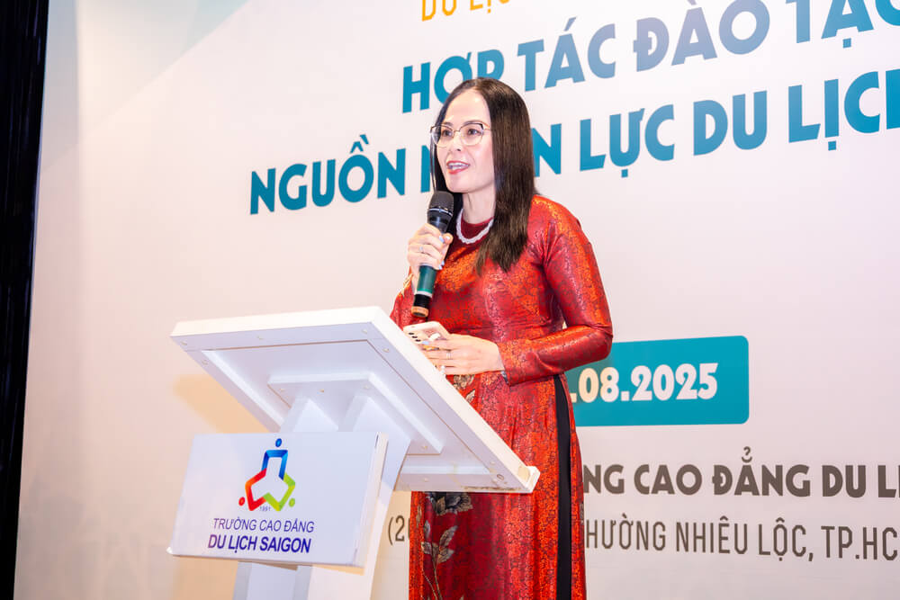 ThS Ngô Thị Quỳnh Xuân – Hiệu trưởng trường Cao đẳng Du lịch Sài Gòn