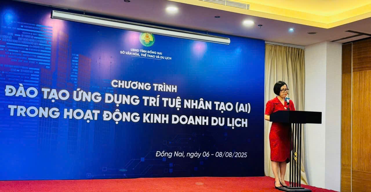 (Đại diện Sở Văn hóa Thể thao và Du lịch Đồng Nai phát biểu khai giảng Khóa học)