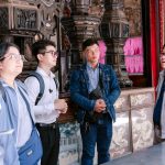 Thầy Hướng dẫn và các học viên