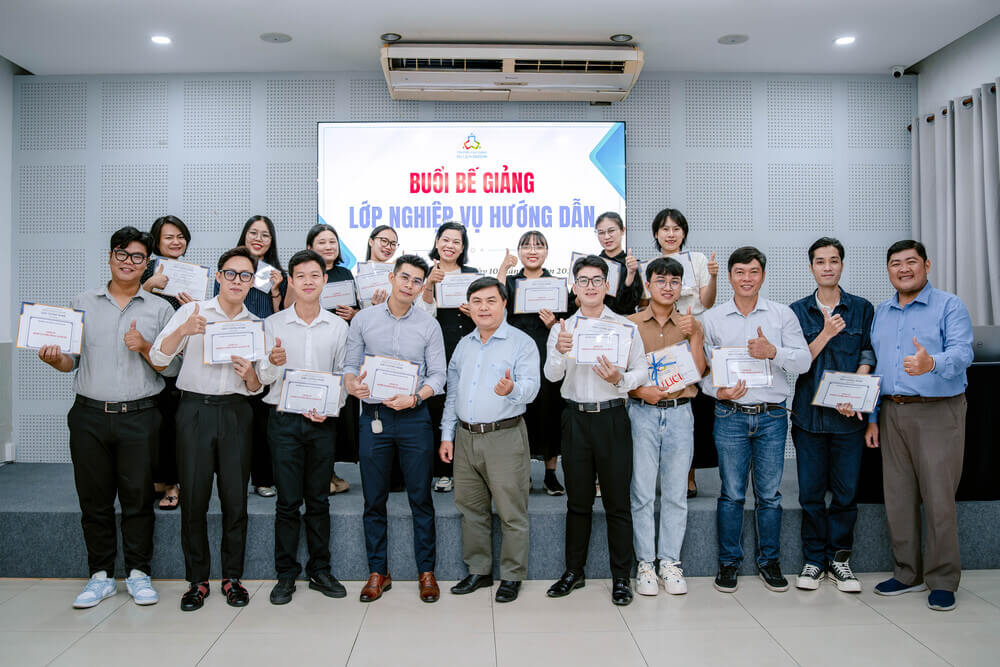 Bế Giảng Lớp Nghiệp Vụ Hướng Dẫn Du Lịch