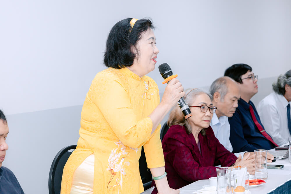 Giảng viên Đỗ Thị Lan Hương phát biểu tại tọa đàm