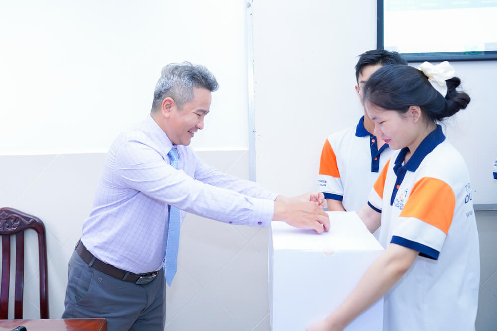 Giảng viên Du lịch Sài Gòn đóng góp