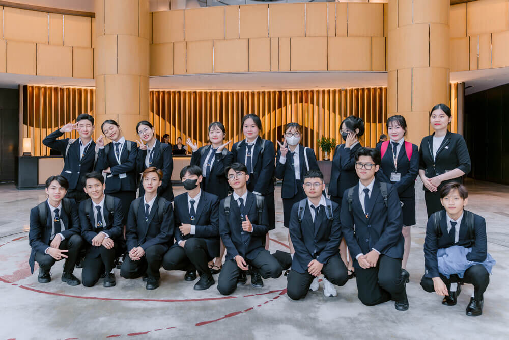 Sinh viên hào hứng khi tham gia kiến tập