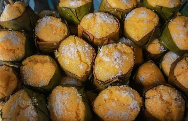 Màu vàng ươm, hương thơm lừng, độ xốp mềm tất cả tạo nên chiếc bánh bò thốt nốt trứ danh của An Giang