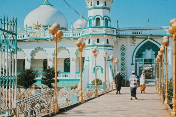 Kiến trúc độc đáo tại Thánh đường Mubarak ở Làng Chăm Châu Giang
