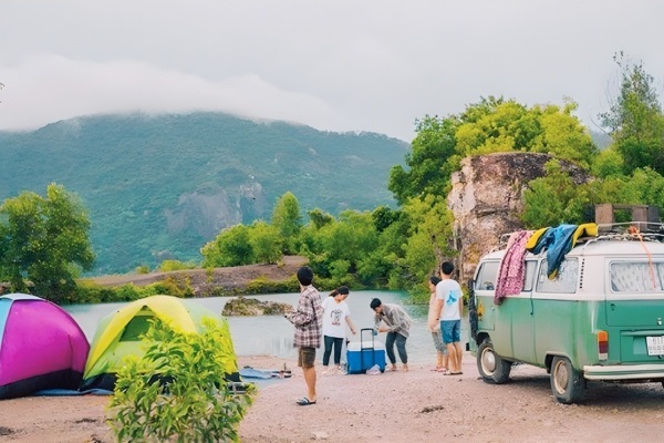 Hãy tận hưởng vẻ đẹp hoang sơ của Hồ Tà Pạ một cách trọn vẹn và an toàn